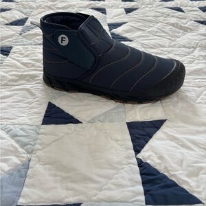 Kaegreel Navy Insulated Indoor/Outdoor Slipper Shoe Women’s Size 43/US11